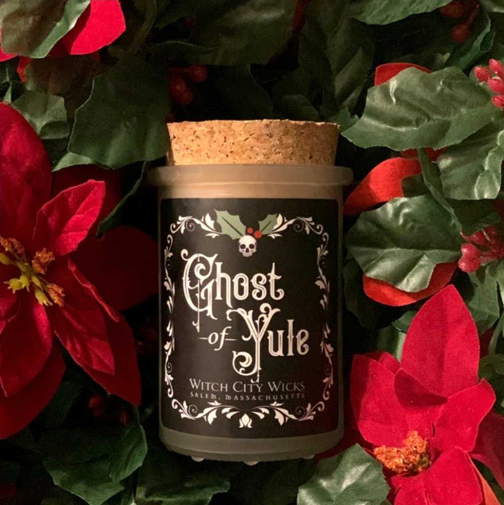 CANDLE: Christmas Witch City Wicks Ghost Of Yule 20022 - Witch City Wicks (Christmas Candles) action figure collectible - Main Image 3