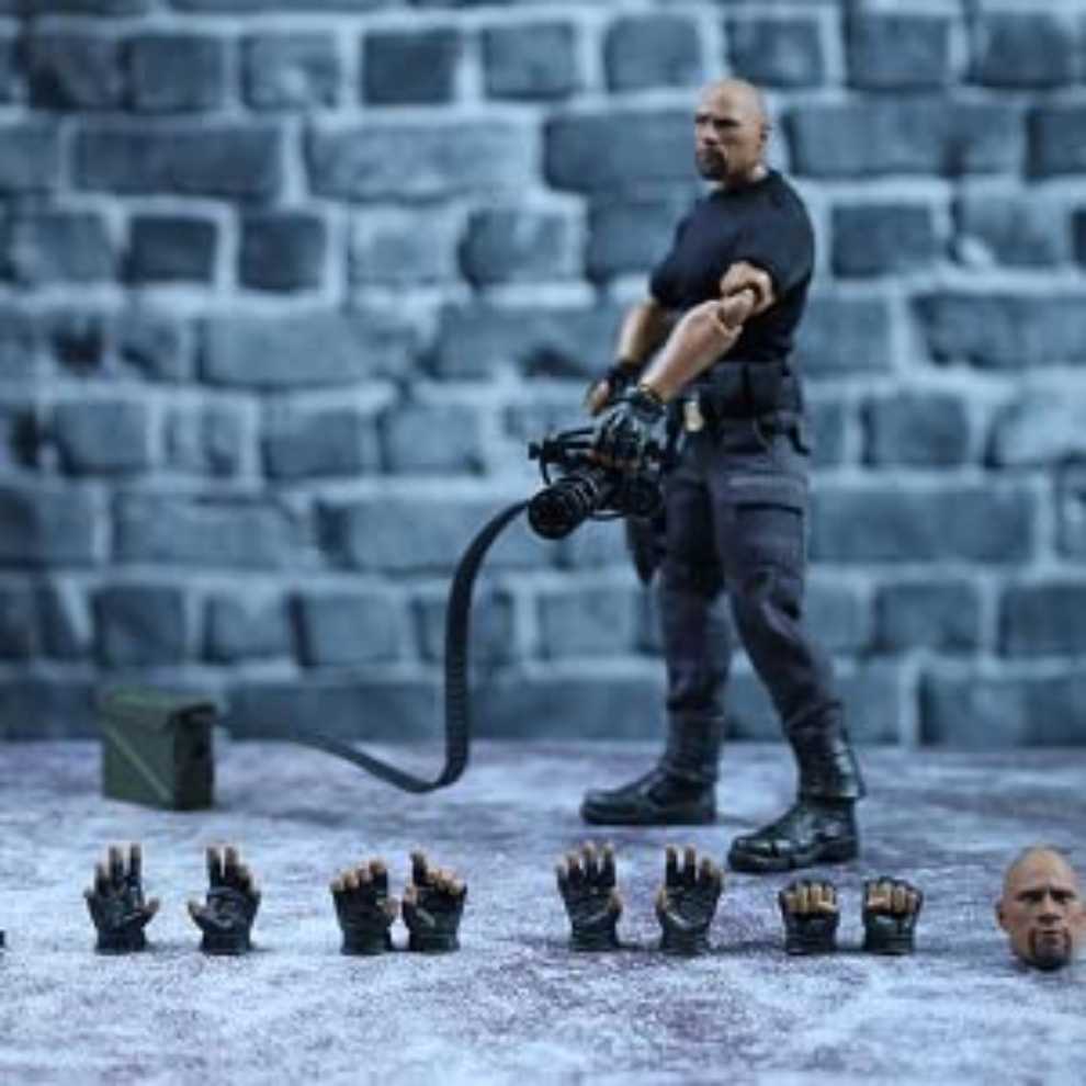 Beast Kingdom The Fast And The Furious Luke Hobbs Dah-038 Dynamic Action Figure Multicolor  action figure collectible [Barcode 4711061147660] - Main Image 4