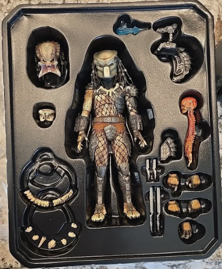 Mezco One:12- Predator - Mezco Toyz (Predator) action figure collectible [Barcode 696198761023] - Main Image 3