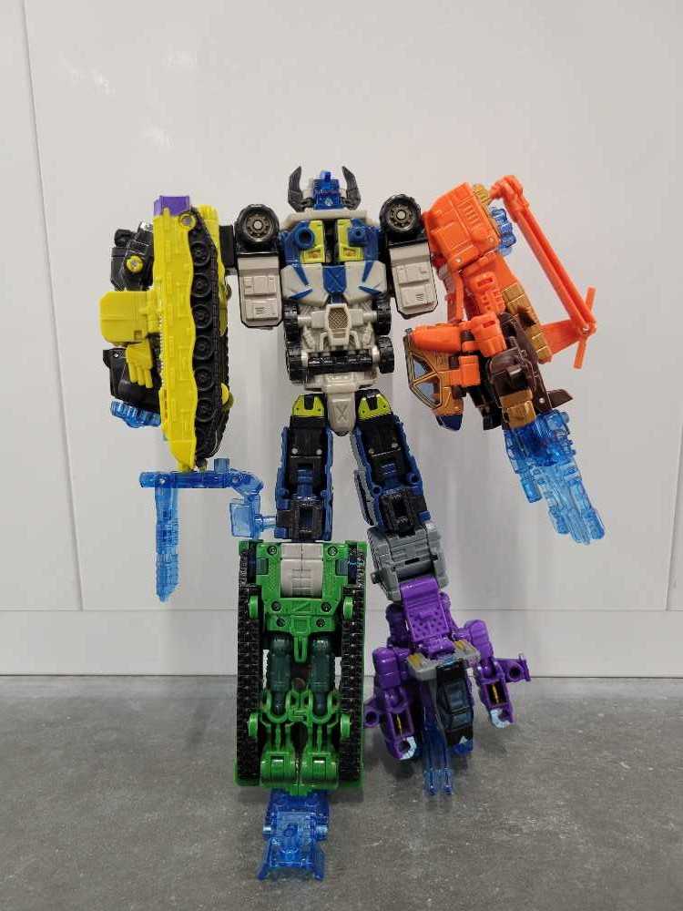 Bruticus Maximus Barricade Kickback Stormcloud Blackout Blight - Hasbro (Energon) action figure collectible - Main Image 4