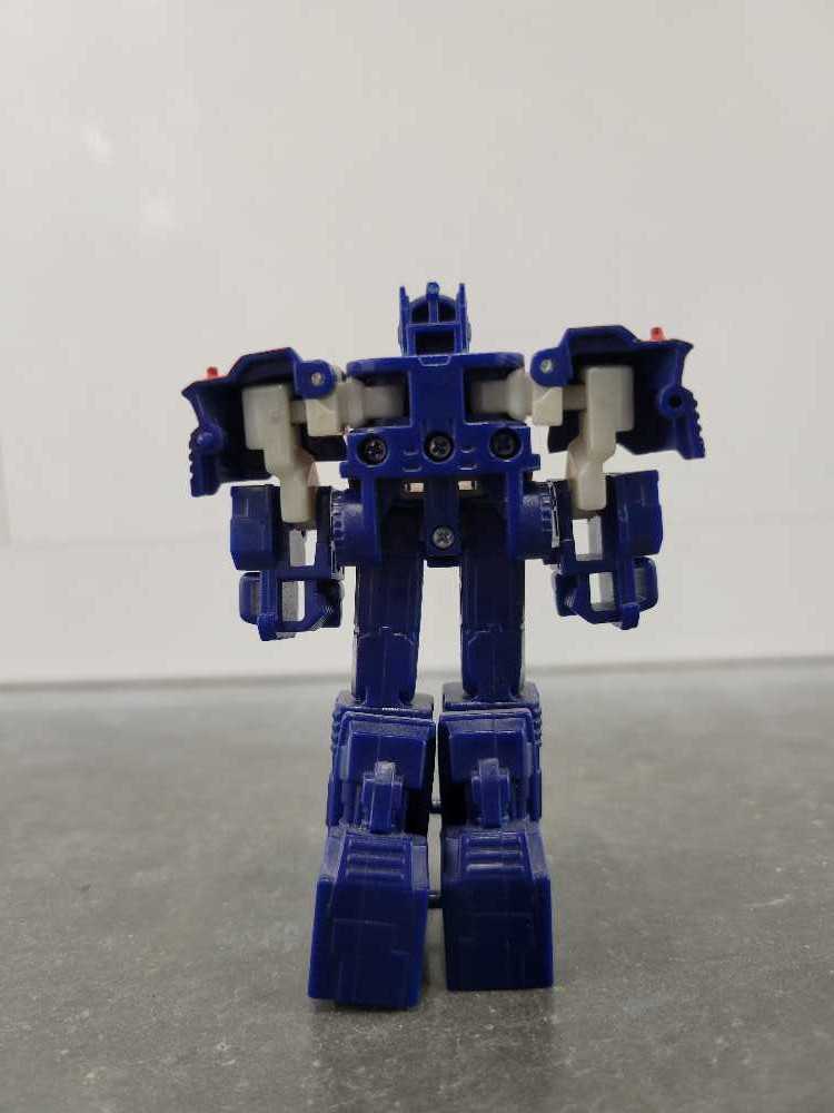 Optimus Prime Legends 1st Robot Mode - Hasbro (Cybertron) action figure collectible - Main Image 3