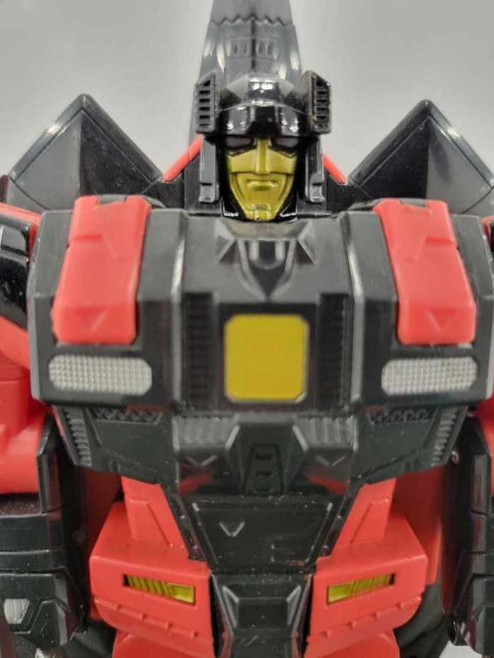 Skyfall - Hasbro (Universe 2.0) action figure collectible - Main Image 1