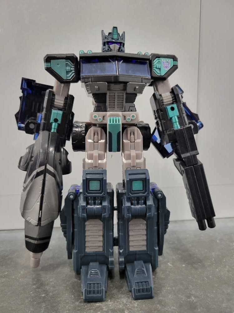 Nemesis Prime - Hasbro (Universe 2.0) action figure collectible - Main Image 2