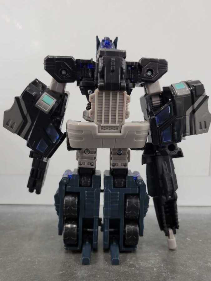 Nemesis Prime - Hasbro (Universe 2.0) action figure collectible - Main Image 4