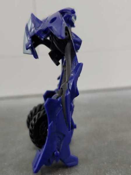 Arcee Cyberverse  - Hasbro (Prime) action figure collectible - Main Image 2