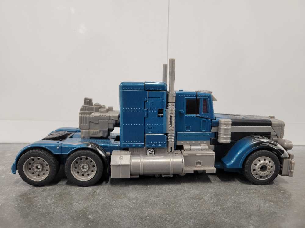 Optimus Prime Nightwatch Vehicle Mode  - Hasbro (Movie) action figure collectible - Main Image 3