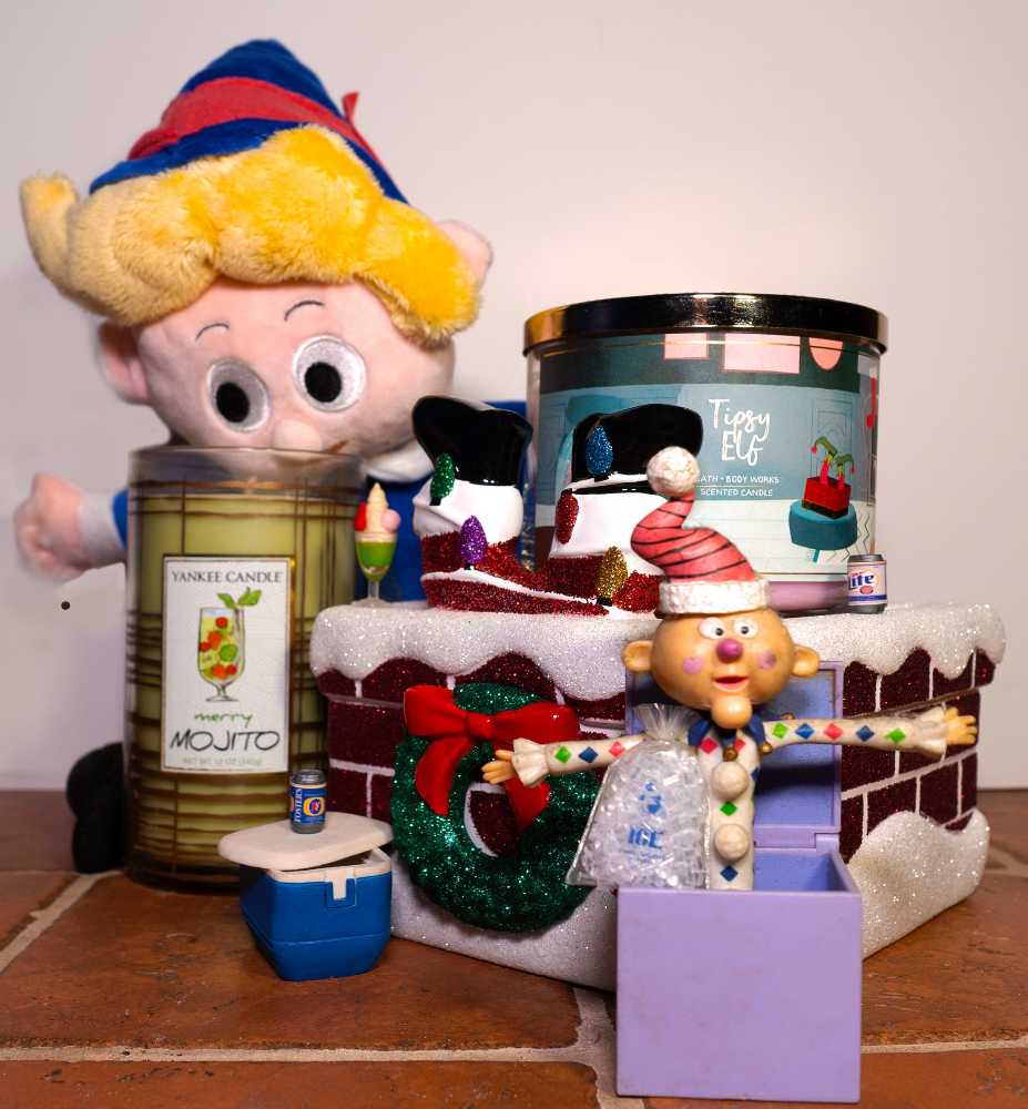 CANDLE: Christmas Bath & Bodyworks Tipsy Elf 2022 - Bath & Bodyworks Candle (Christmas Candles) action figure collectible [Barcode 667557624266] - Main Image 3