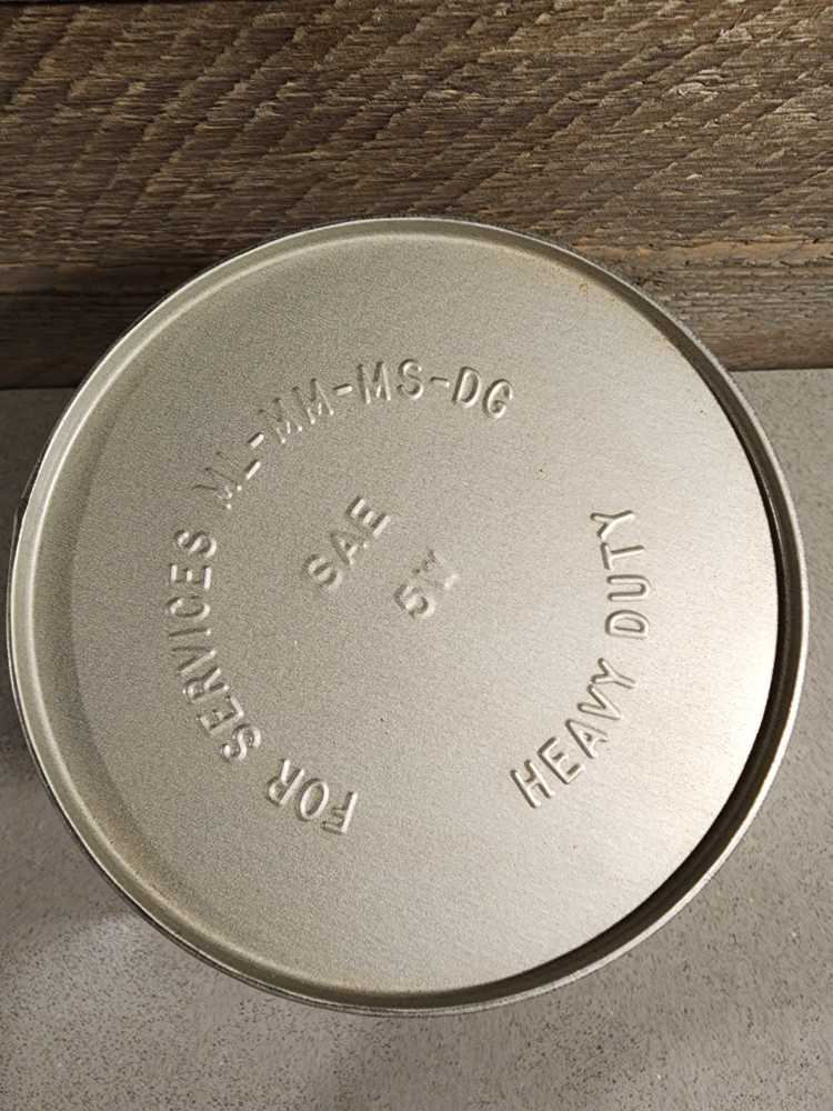 U-S Motor Oil ( Full Can ) (120)  action figure collectible - Main Image 3