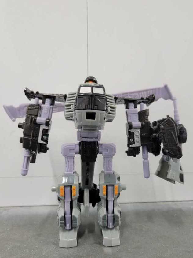 Cyclonus With Crumplezone KB Toys - Hasbro (Energon) action figure collectible - Main Image 2