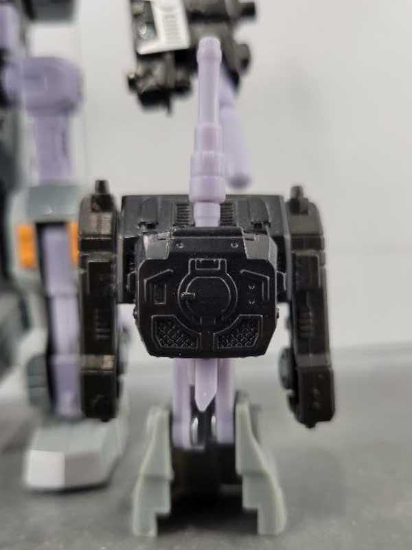Crumplezone With Cyclonus KB Toys - Hasbro (Energon) action figure collectible - Main Image 3