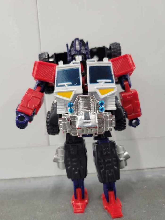 Optimus Prime - Unknown (Knock Off KO) action figure collectible - Main Image 2