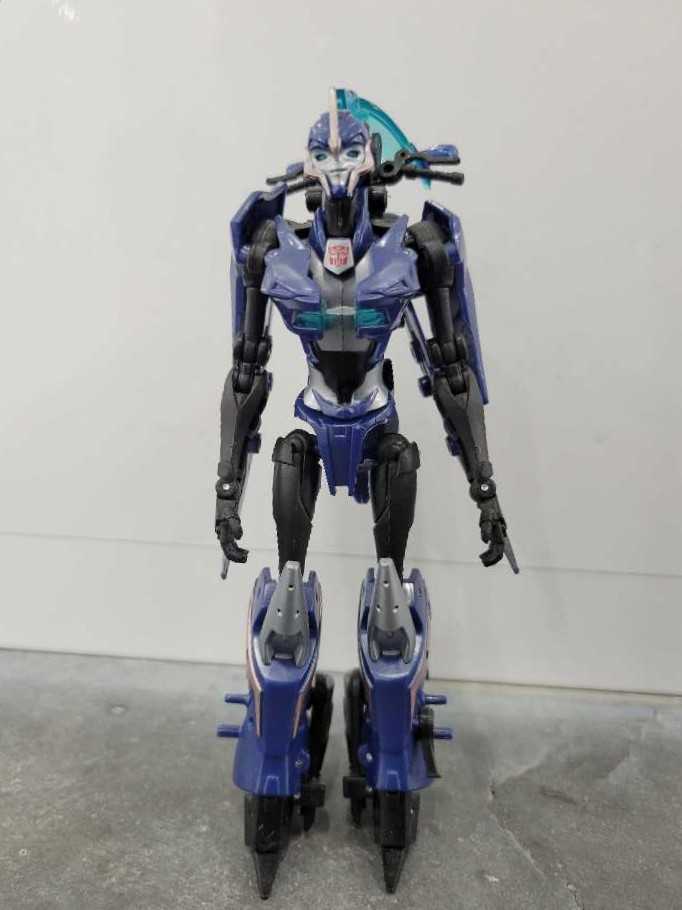 Arcee First Edition - Hasbro (Prime First Edition) action figure collectible - Main Image 2