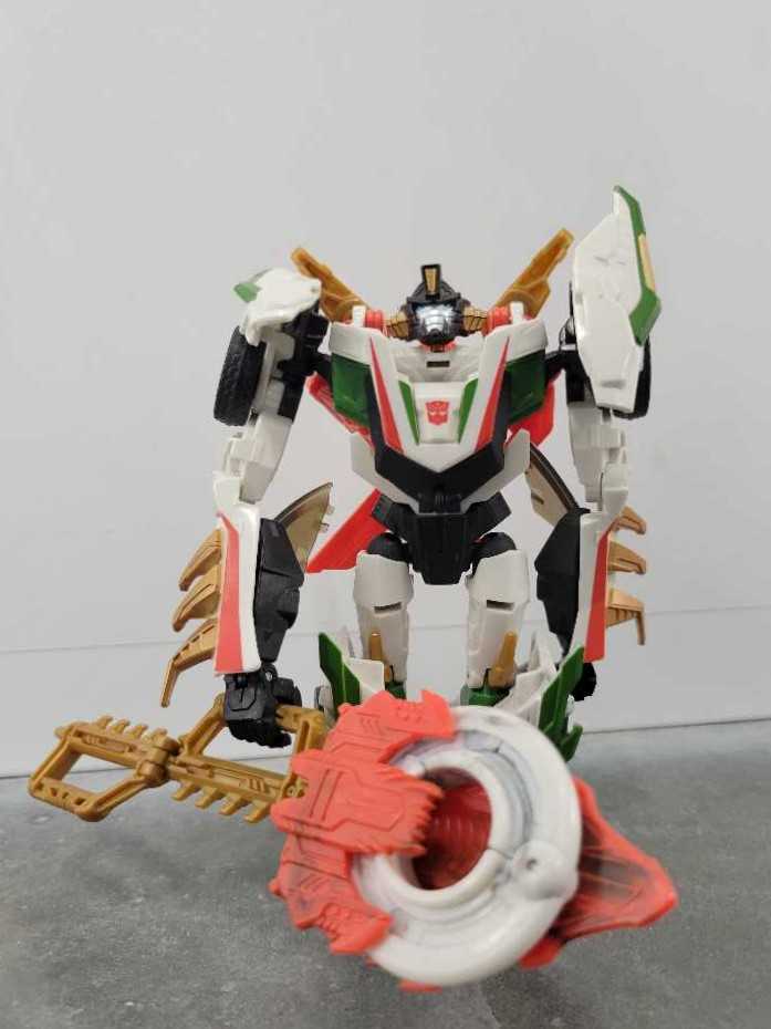 Wheeljack Robot Mode  - Hasbro (Prime Beast Hunters) action figure collectible - Main Image 2
