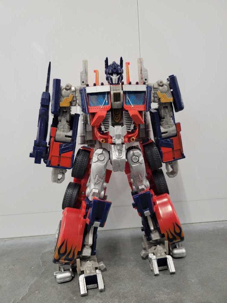 Optimus Prime Premium Robot Mode  - Hasbro (Movie) action figure collectible - Main Image 2