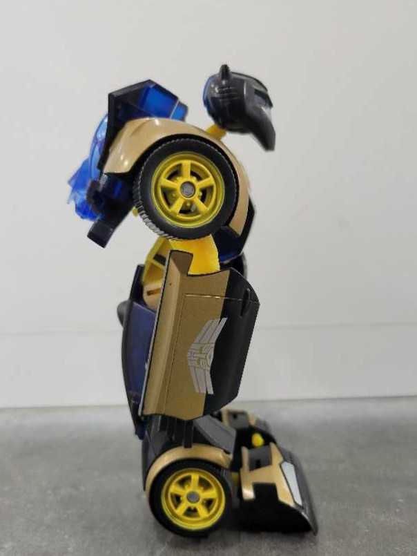 Bumblebee Elite Guard - Hasbro (Animated) action figure collectible - Main Image 3
