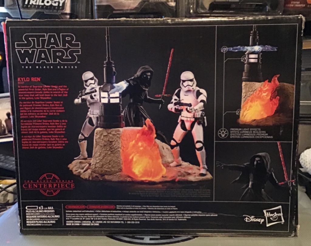 Kylo Ren - The Black Series Centerpiece  (The Black Series Centerpiece) action figure collectible - Main Image 2