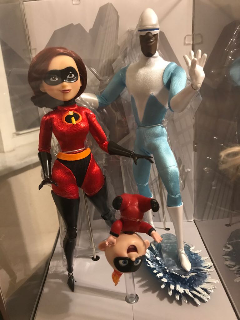 Frozone. The Incredibles 2, Elastagirl, Jack-Jack, and Frozone Disney Store Exclusive - The Disney Store (The Incredibles 2) action figure collectible [Barcode 460037595205] - Main Image 1