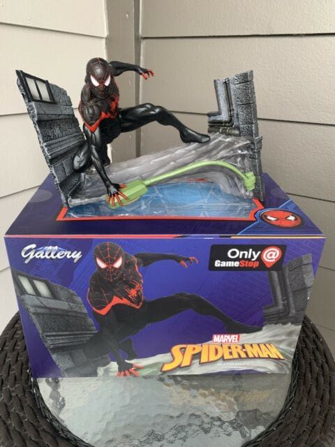 Miles Morales - Spider-Man: Diamond Select PVC Statue - Diamond Select Toys (Spider-Man Into The Spider-Verse) action figure collectible [Barcode 699788842195] - Main Image 2