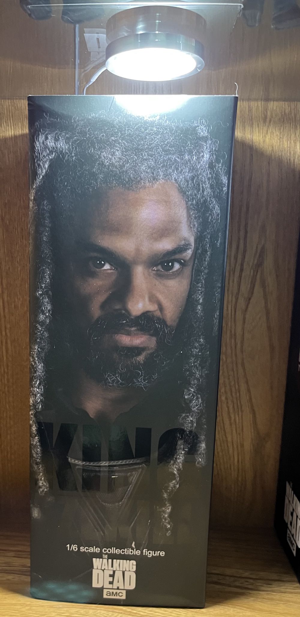 King Ezekiel Threezero - Threezero (AMC The Walking Dead) action figure collectible [Barcode 4897056202450] - Main Image 3