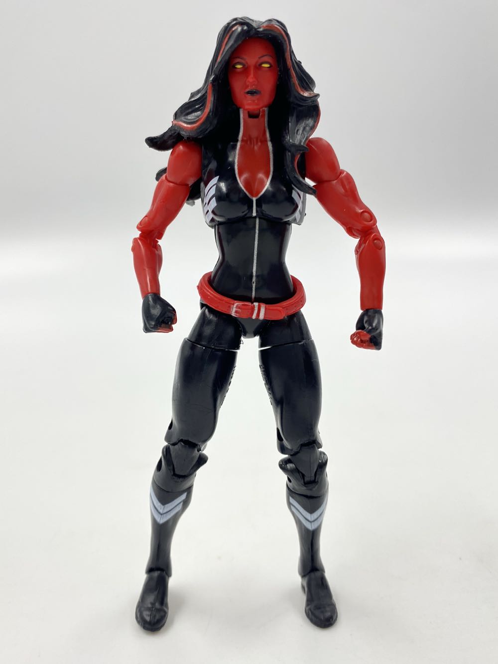 Marvel: She-Hulk, Red - Hasbro (Marvel Infinite Series) action figure collectible - Main Image 4