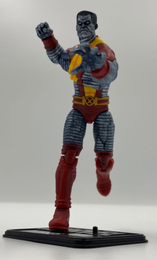 Marvel: Colossus - Hasbro (Marvel Universe) action figure collectible - Main Image 2
