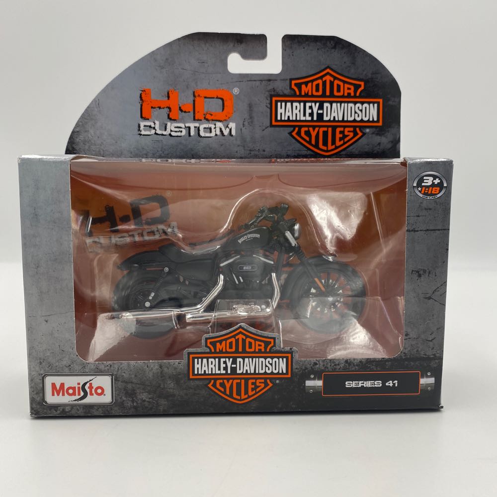 Harley Davidson: 2014 Sportster Iron 883 - Maisto (H-D Custom) action figure collectible - Main Image 2