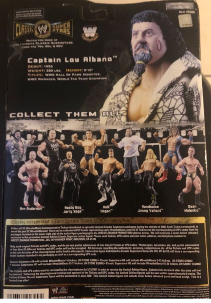 Captain Lou Albano - Jakks Pacific (WWE Jakks Classic Superstars Series 12) action figure collectible [Barcode 046354217992] - Main Image 2