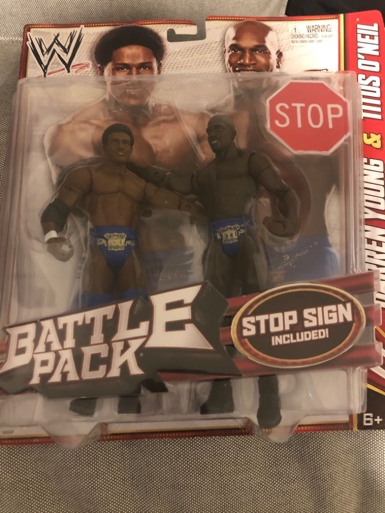 Darren Young And Titus O’Neil - Basic Battle Pack 2 Pack - Mattel Wwe (Wwe Wrestling) action figure collectible [Barcode 746775183295] - Main Image 1