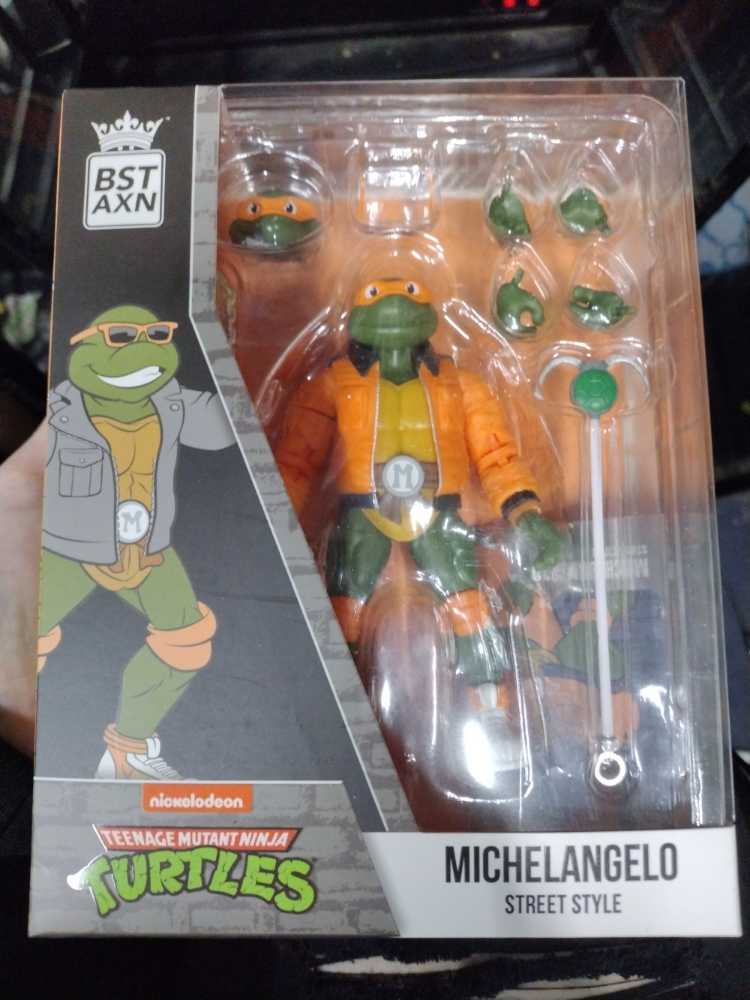 BST AXN - Michelangelo Street Style (Orange Jacket) - The Loyal Subjects/ BST AXN (The Loyal Subjects: BST AXN (TMNT)) action figure collectible [Barcode 850039772528] - Main Image 2