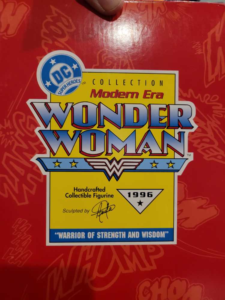 Modern Era Wonder Woman Handcrafted Collectible Nib - Hallmark (DC Super Heroes Collection) action figure collectible [Barcode 015012389951] - Main Image 1