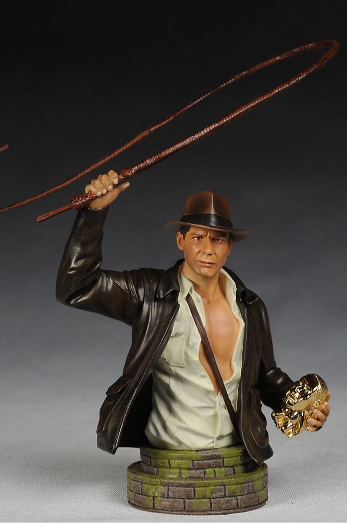 Indiana Jones Collectible Mini Bust With Idol - Gentle Giant Ltd. (Indiana Jones) action figure collectible - Main Image 2