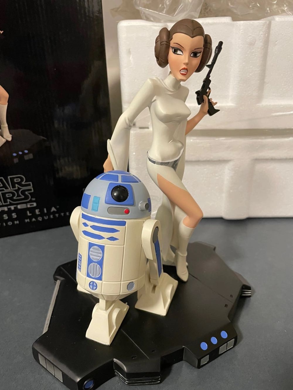 Star Wars Animated Princess Leia Limited Edition Maquette - Gentle Giant LTD (Star Wars) action figure collectible [Barcode 871810001071] - Main Image 3