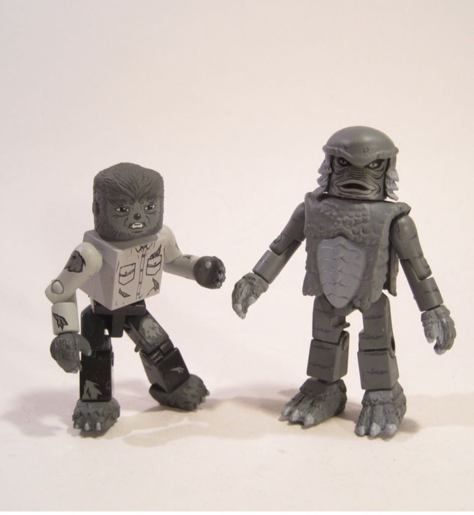 MiniMates: Toys R Us Black/White CFTBL - Wolfman - Diamond Select (Universal Monsters) action figure collectible [Barcode 699788810071] - Main Image 2