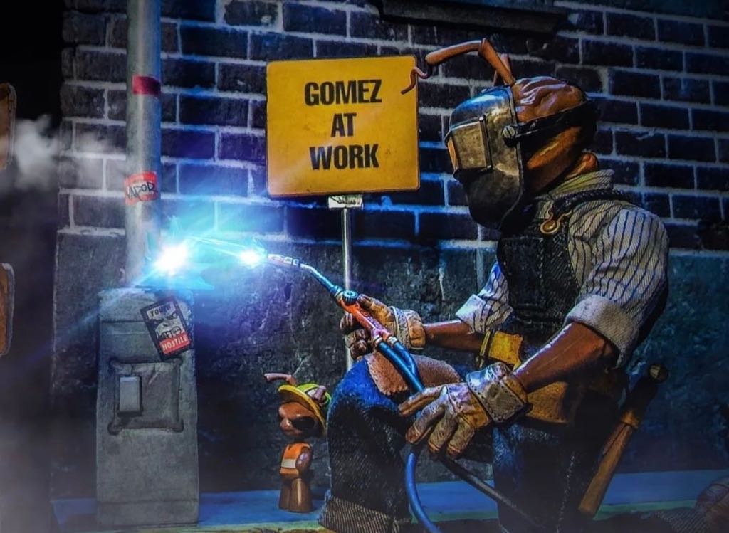 Mezco - One:12 Collective - Rumble Society - Local 112 Union Gomez - Mezco Toyz (One:12 Collective - Rumble Society) action figure collectible - Main Image 2