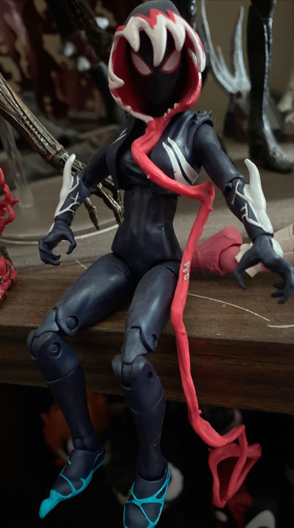 Gwenom (Venomized) - Hasbro - Marvel Legends (Hasbro BAF Wave: Venompool) action figure collectible - Main Image 3