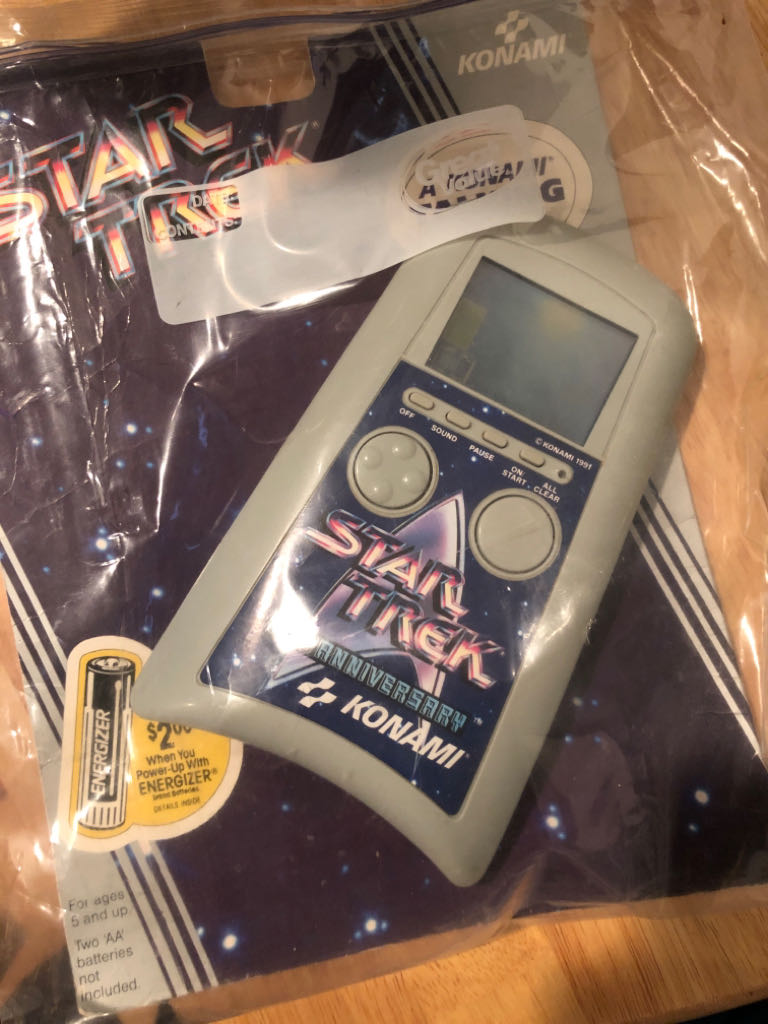 Classic Batmobile 1/18 w/Lights & Batman and Robin Figures