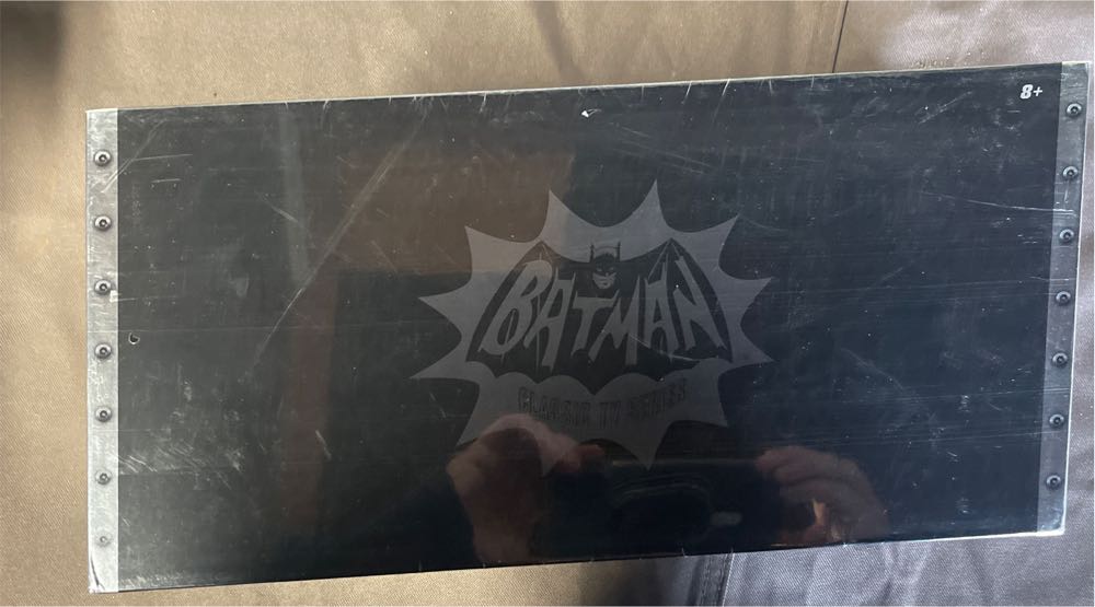 Classic Batmobile 1/18 w/Lights & Batman and Robin Figures - Jada (Batman) action figure collectible [Barcode 801310986257] - Main Image 3