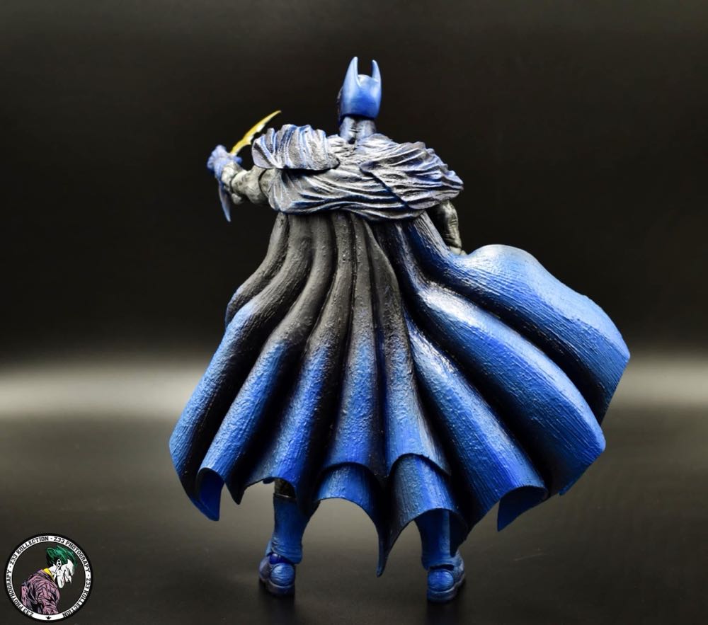Play Arts Kai (BACx07) Batman - Play Arts Kai (Batman Arkham City) action figure collectible - Main Image 3