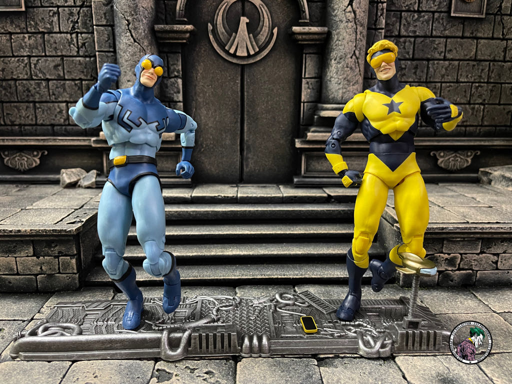 Blue Beetle (McFarlane) - McFarlane Toys (DC comics: Blue And Gold) action figure collectible - Main Image 2