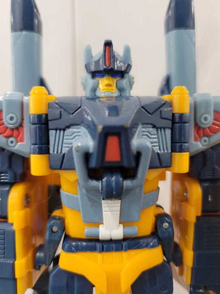Evac 1st Robot Mode - Hasbro (Cybertron) action figure collectible - Main Image 1