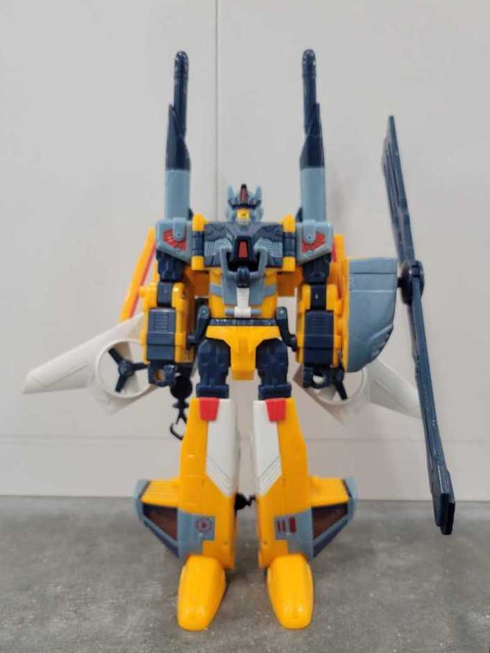 Evac 1st Robot Mode - Hasbro (Cybertron) action figure collectible - Main Image 2