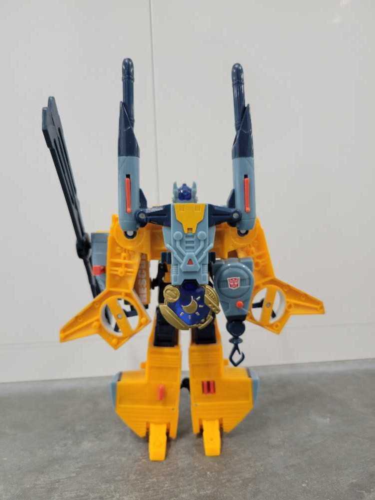 Evac 1st Robot Mode - Hasbro (Cybertron) action figure collectible - Main Image 4