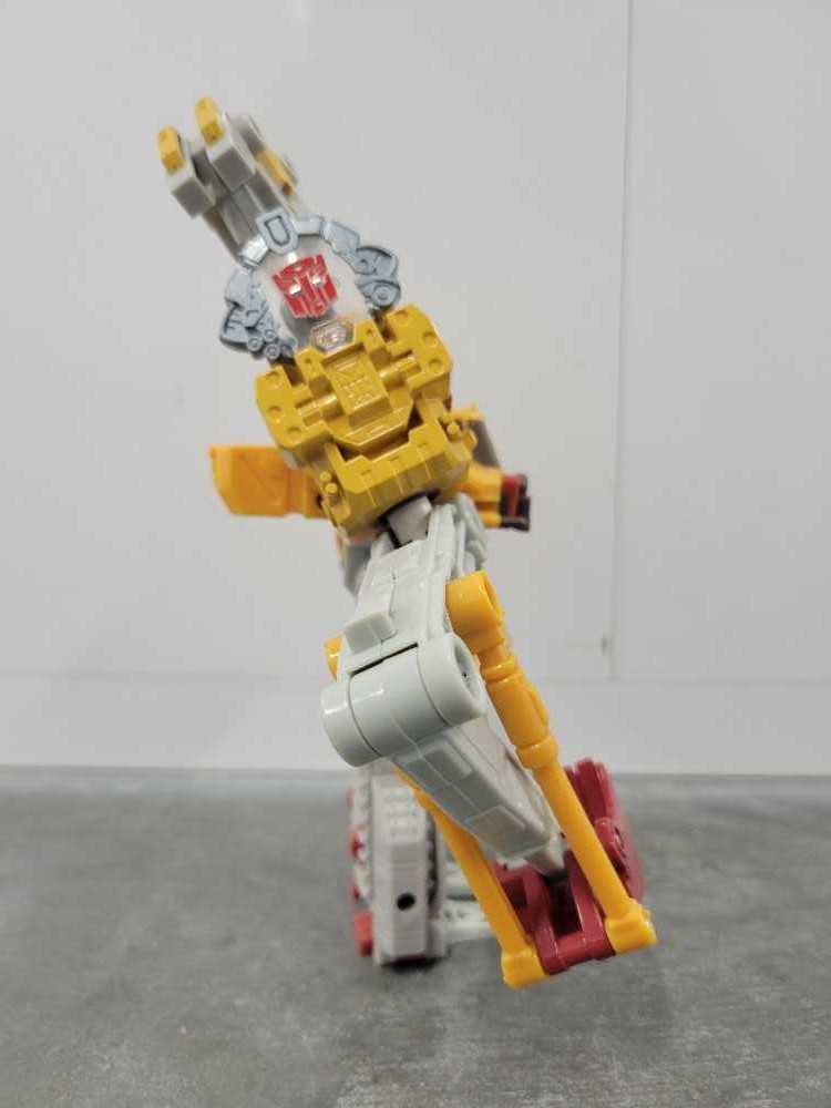 Longrack - Hasbro (Cybertron) action figure collectible - Main Image 3