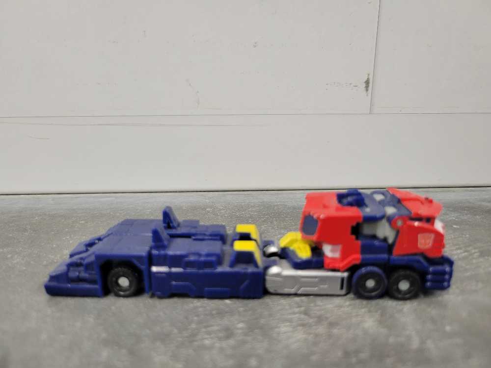 Optimus Prime Legends 3rd Truck Mode - Hasbro (Cybertron) action figure collectible - Main Image 3