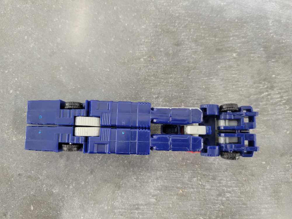 Optimus Prime Legends 3rd Truck Mode - Hasbro (Cybertron) action figure collectible - Main Image 4