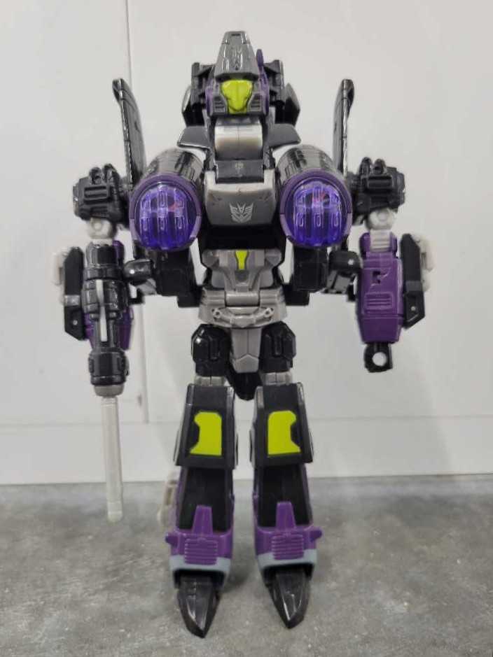 Stormcloud Robot Mode - Hasbro (Universe 2.0) action figure collectible - Main Image 2