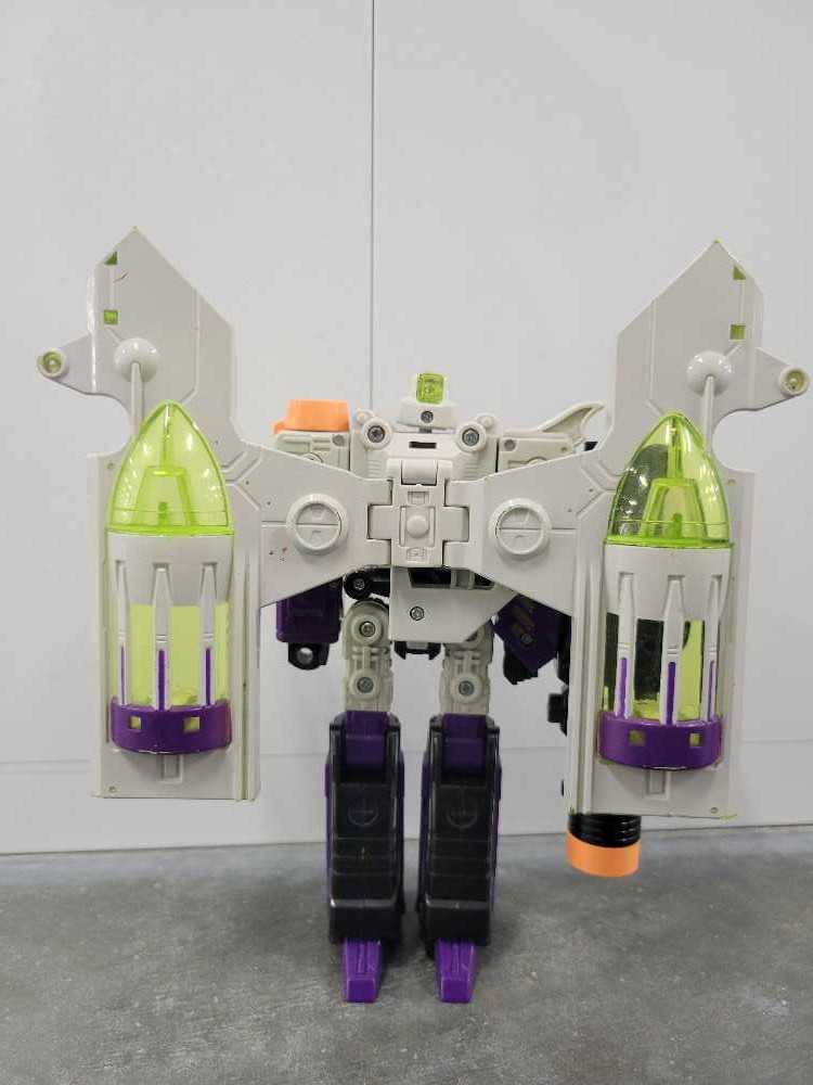 Megatron 2nd Robot Mode  - Hasbro (Classics) action figure collectible - Main Image 4