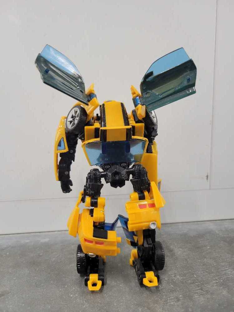 Bumblebee Allspark Target Robot Mode - Hasbro (Movie) action figure collectible - Main Image 4