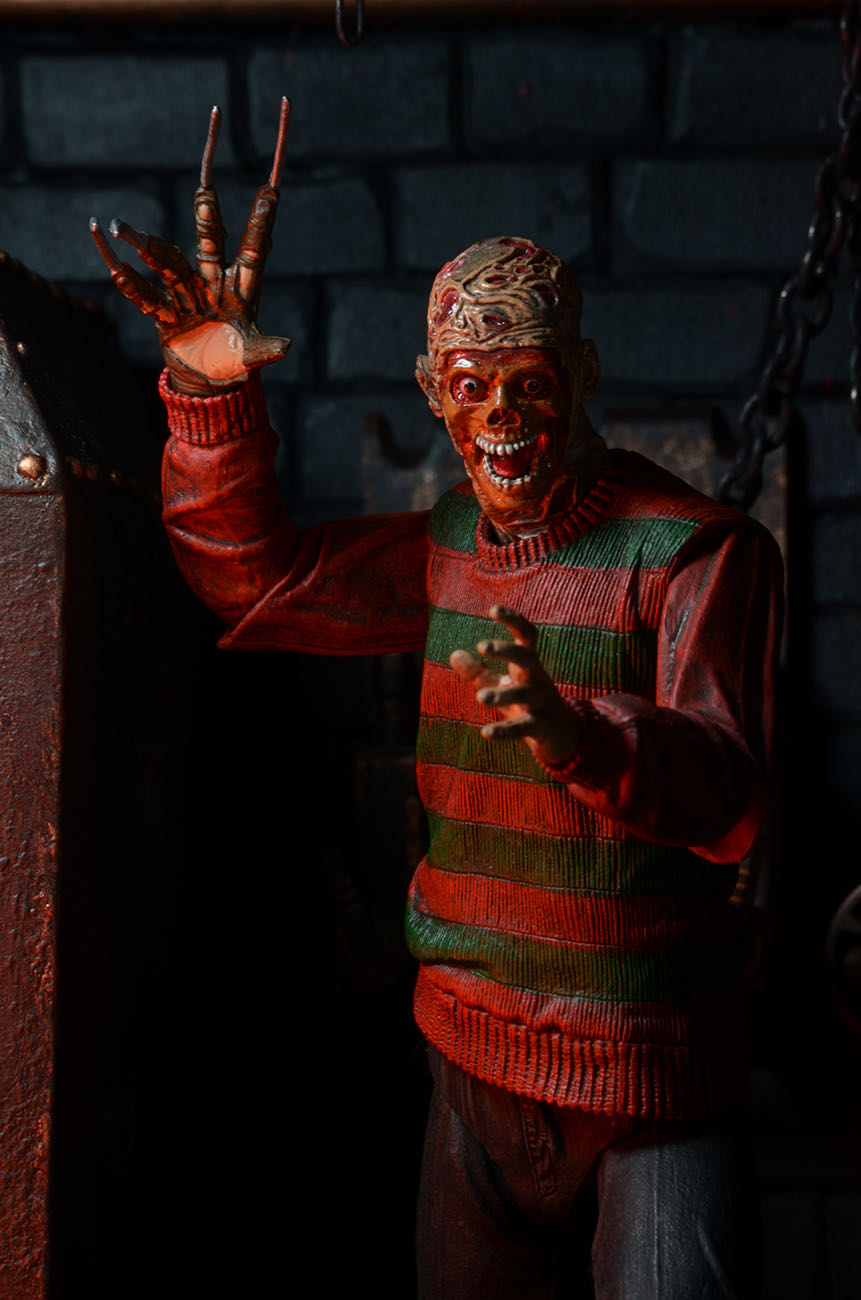 A Nightmare On Elm Street 30th Anniversary Ultimate Freddy - Neca action figure collectible - Main Image 4