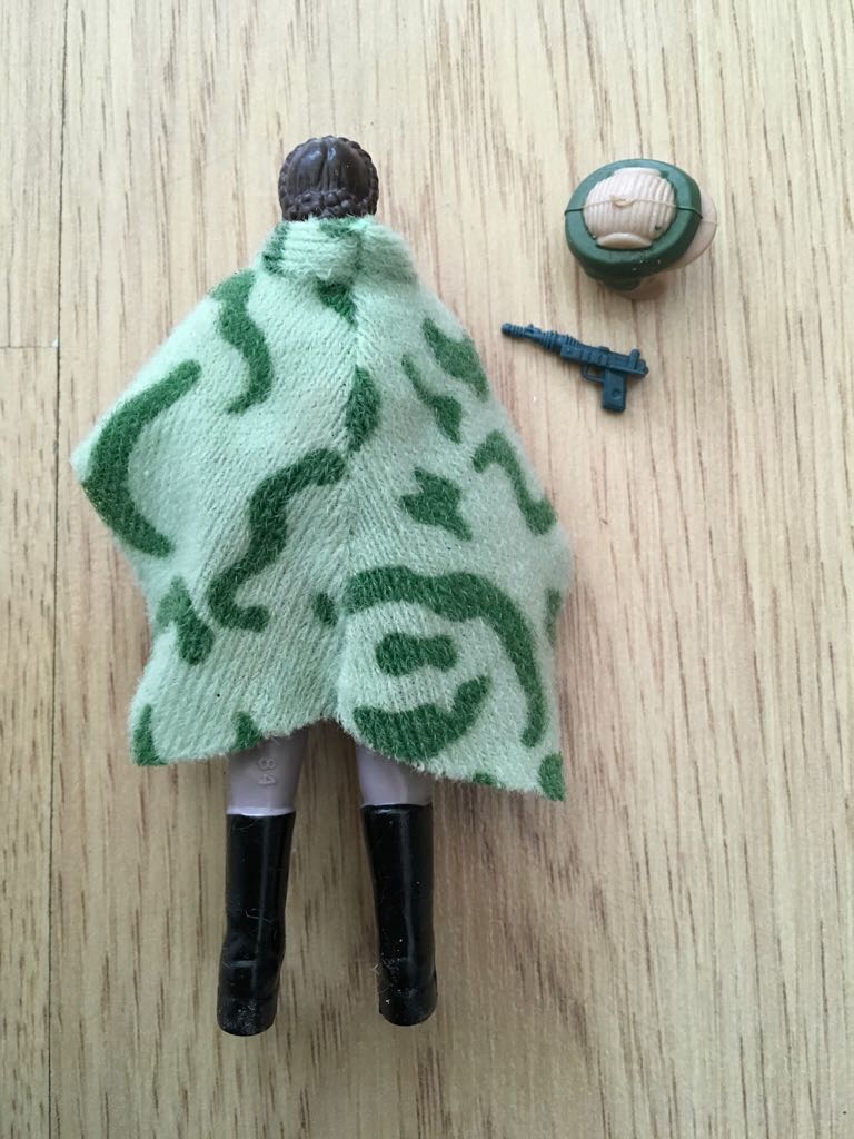 71220 Princess Leia Organa (Combat Poncho)  (Star Wars - Episode 6 ROTJ) action figure collectible - Main Image 2